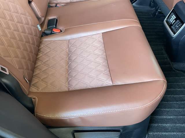 TOYOTA HARRIER 4WD 2019