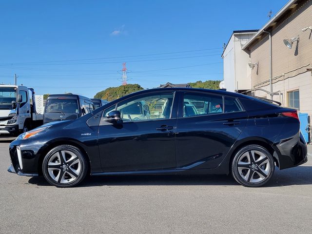 TOYOTA PRIUS 2019