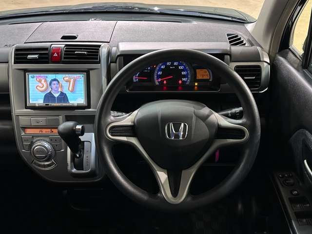 HONDA ZEST SPARK 2012