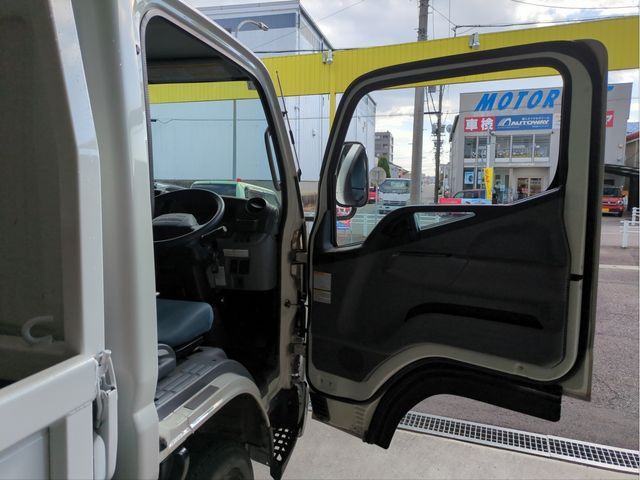 MITSUBISHI CANTER 2013