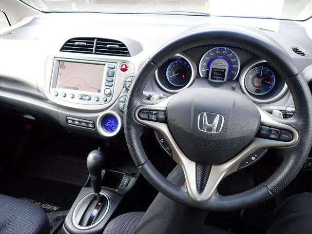 HONDA FIT HYBRID 2011