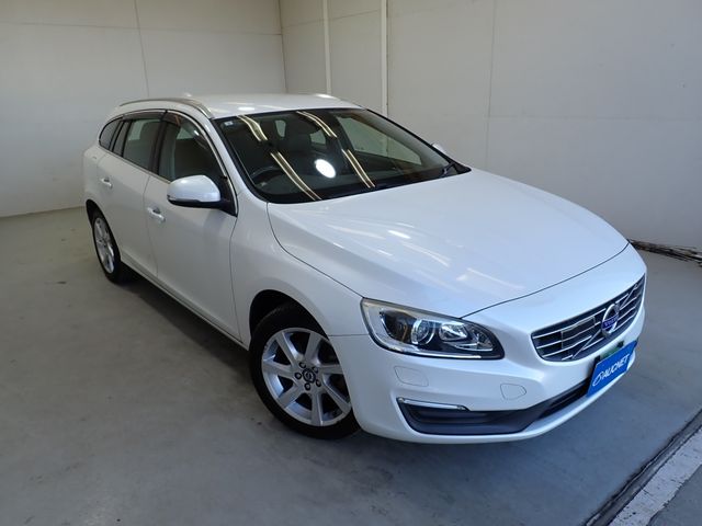 VOLVO VOLVO V60 2015