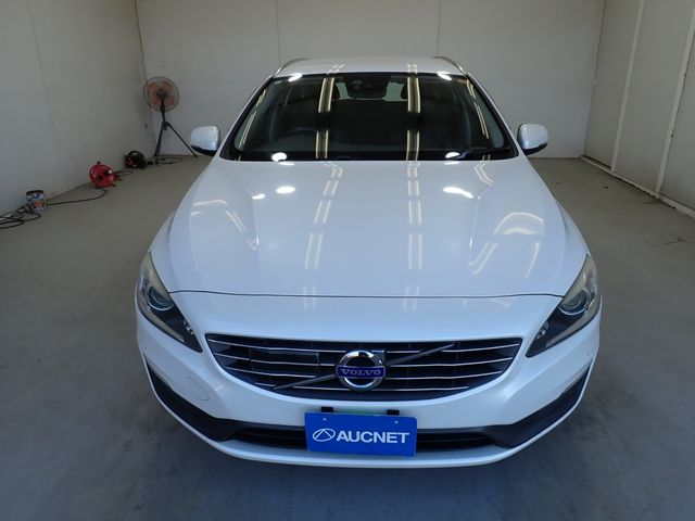 VOLVO VOLVO V60 2015