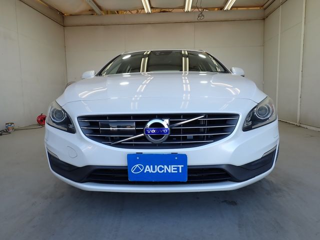 VOLVO VOLVO V60 2015