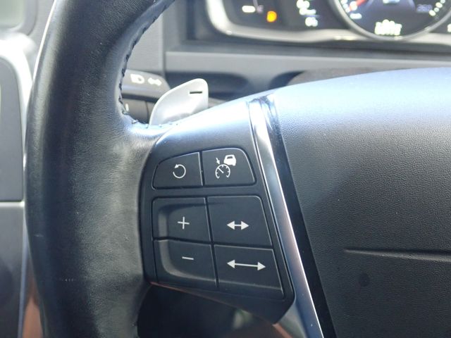 VOLVO VOLVO V60 2015