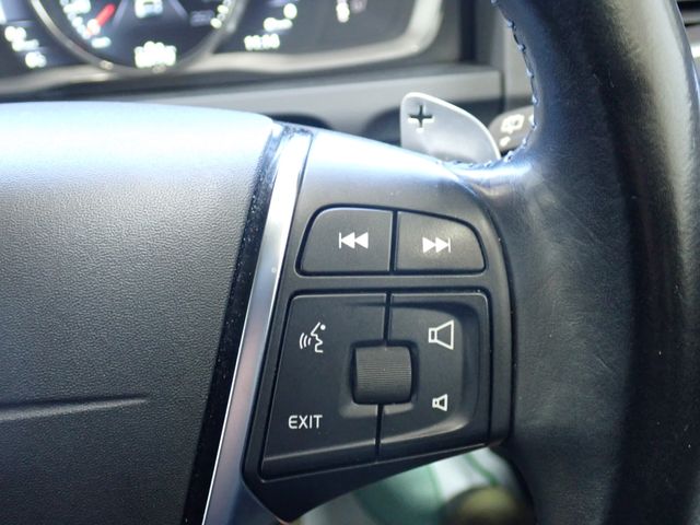 VOLVO VOLVO V60 2015