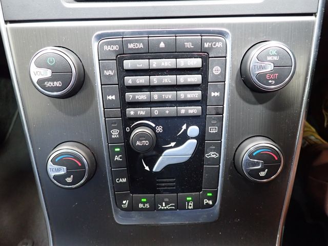 VOLVO VOLVO V60 2015