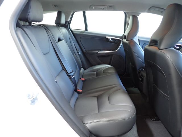 VOLVO VOLVO V60 2015