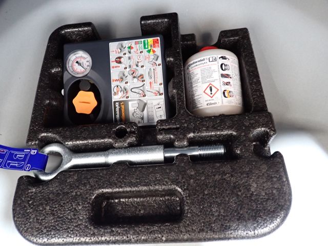 VOLVO VOLVO V60 2015