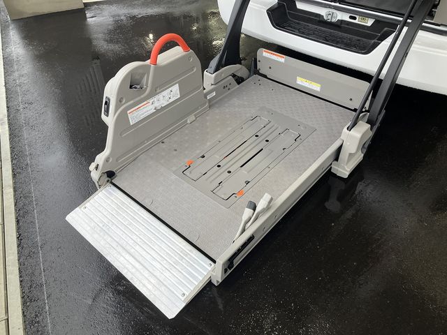 NISSAN NV350 CARAVAN 4WD 2016