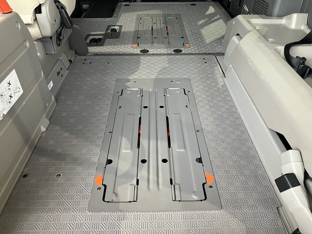 NISSAN NV350 CARAVAN 4WD 2016