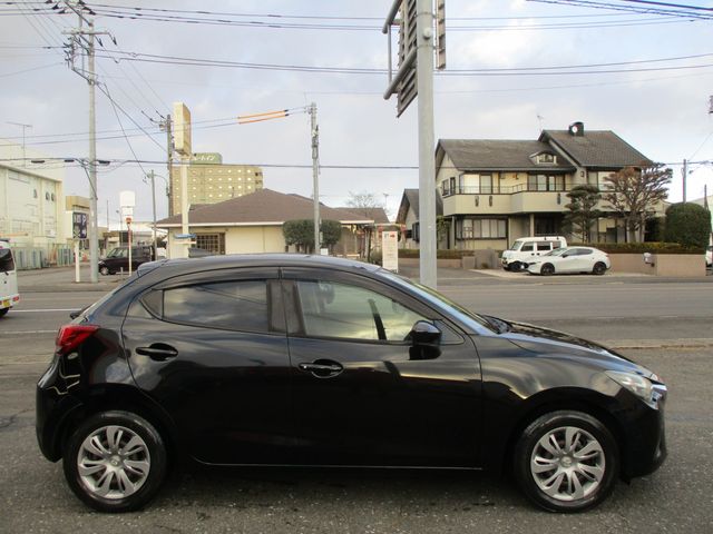 MAZDA DEMIO 2017
