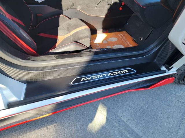 LAMBORGHINI LAMBORGHINI Aventador Roadster 2019