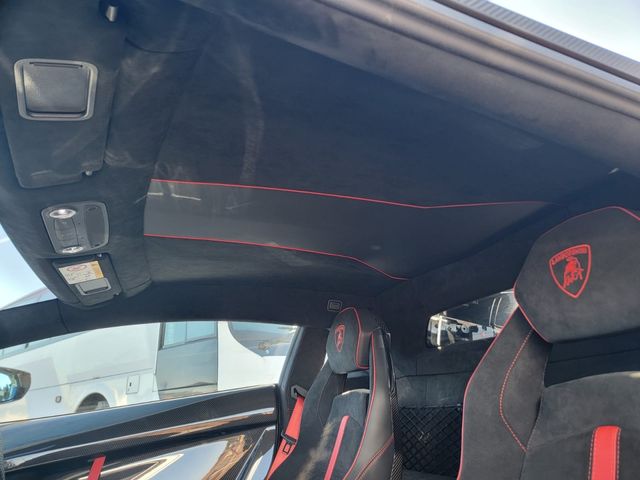 LAMBORGHINI LAMBORGHINI Aventador Roadster 2019