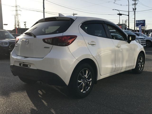 MAZDA DEMIO 2017