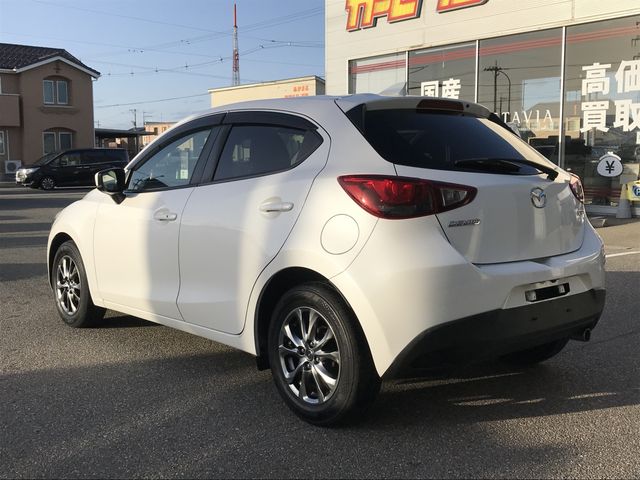 MAZDA DEMIO 2017