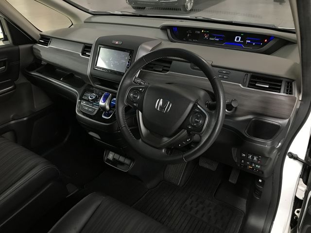 HONDA FREED HYBRID 2019