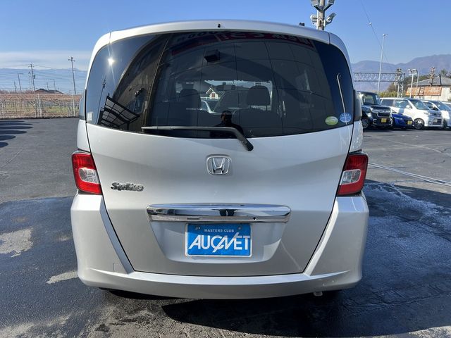 HONDA FREED Spike 2010
