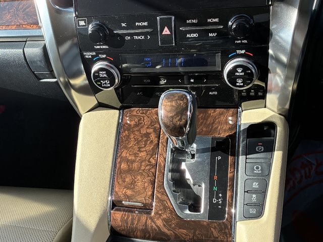 TOYOTA ALPHARD hybrid 4WD 2020