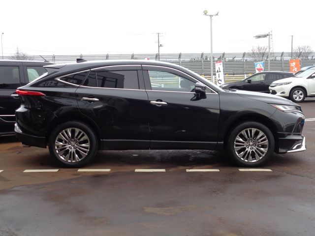 TOYOTA HARRIER 4WD 2023