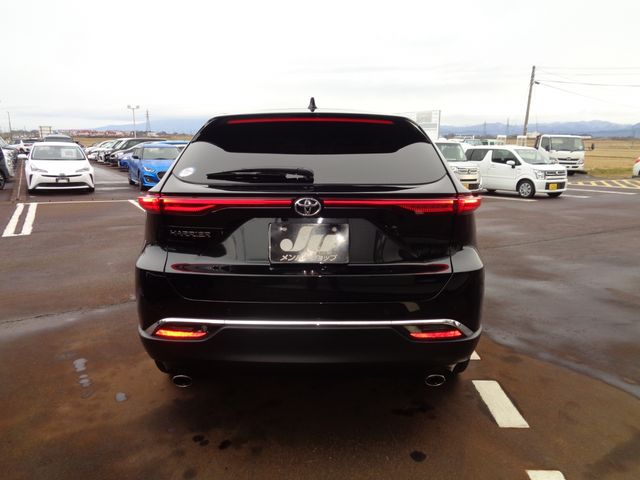 TOYOTA HARRIER 4WD 2023