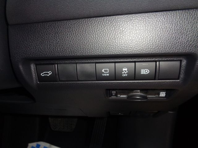 TOYOTA HARRIER 4WD 2023