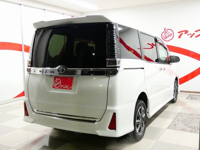 TOYOTA VOXY 4WD 2018