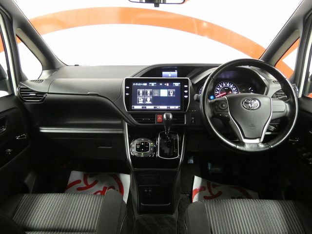 TOYOTA VOXY 4WD 2018