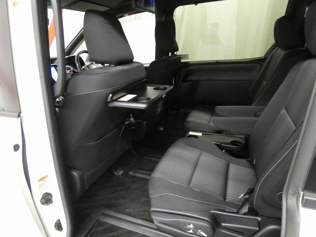 TOYOTA VOXY 4WD 2018