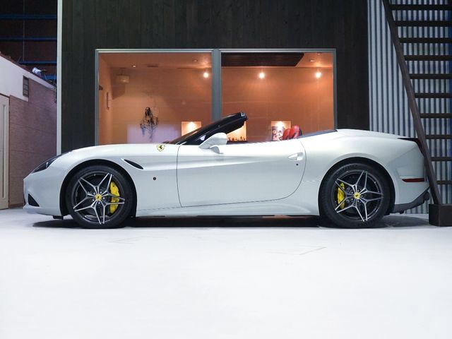 FERRARI FERRARI California T 2017