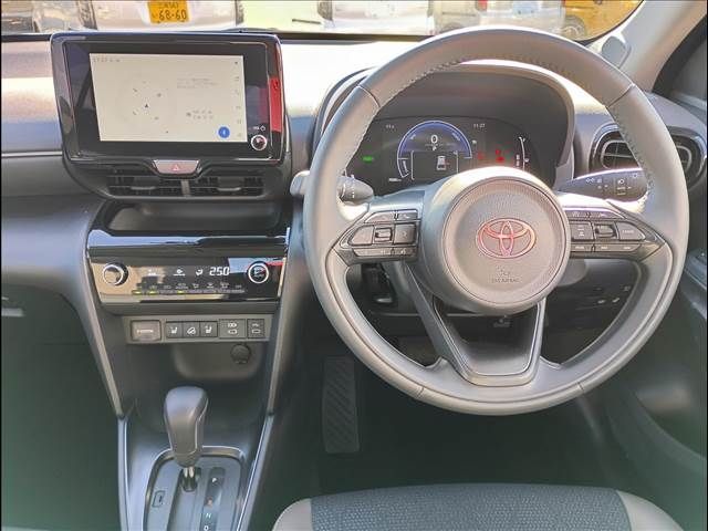 TOYOTA YARIS CROSS HYBRID 2025