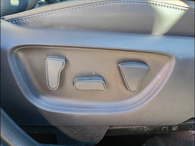 TOYOTA YARIS CROSS HYBRID 2025