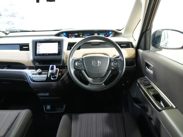 HONDA FREED HYBRID 2018