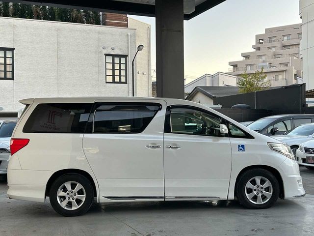 TOYOTA ALPHARD 2012