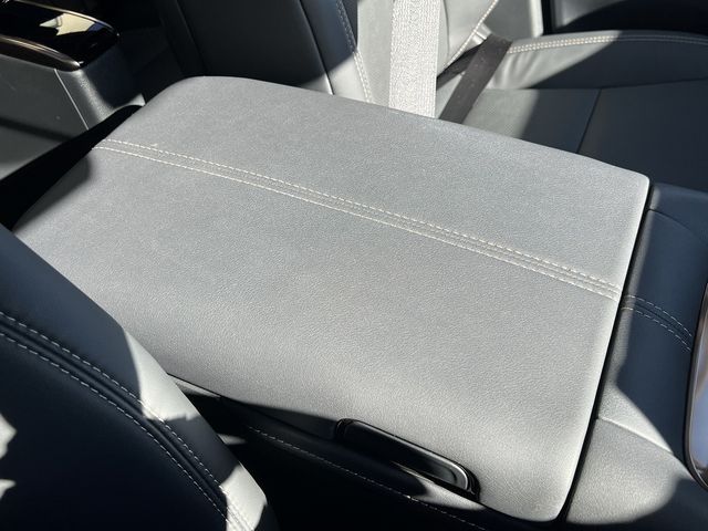 TOYOTA ALPHARD hybrid 4WD 2024