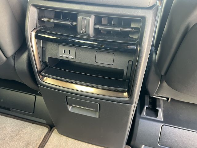 TOYOTA ALPHARD hybrid 4WD 2024