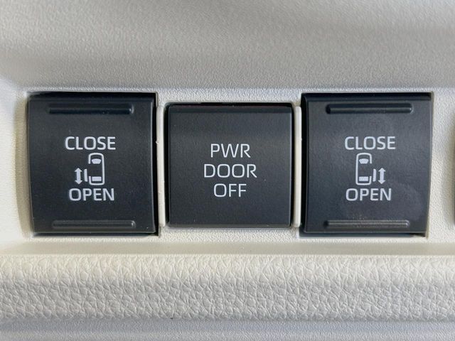 TOYOTA SIENTA HYBRID 2022