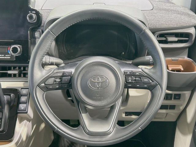 TOYOTA SIENTA HYBRID 2022