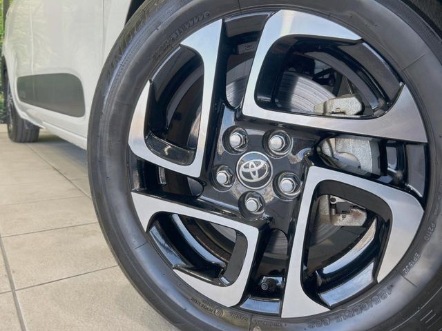 TOYOTA SIENTA HYBRID 2022