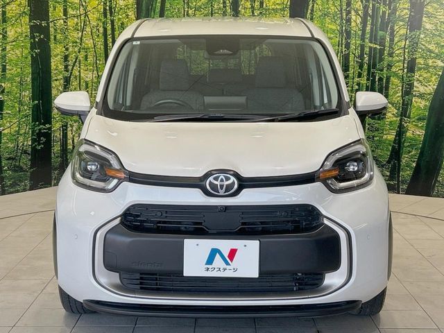 TOYOTA SIENTA HYBRID 2022