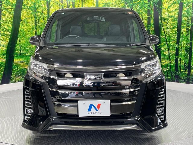 TOYOTA NOAH 2020