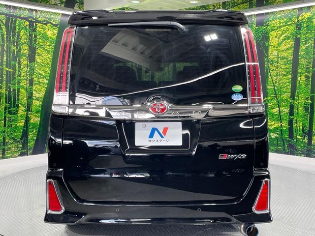 TOYOTA NOAH 2020