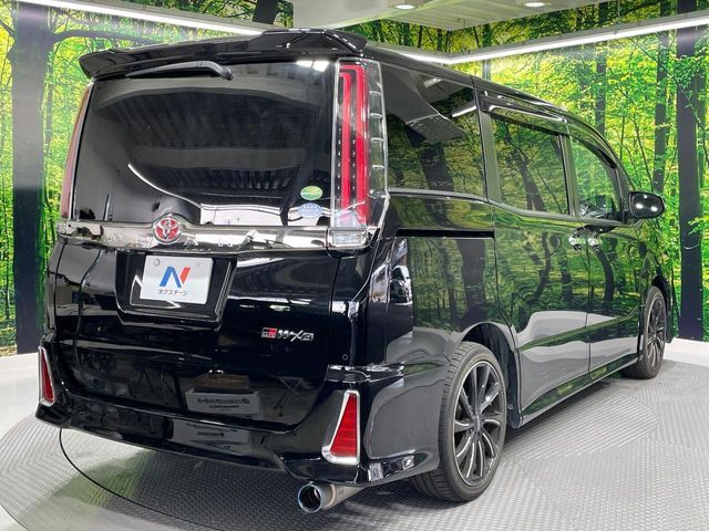 TOYOTA NOAH 2020