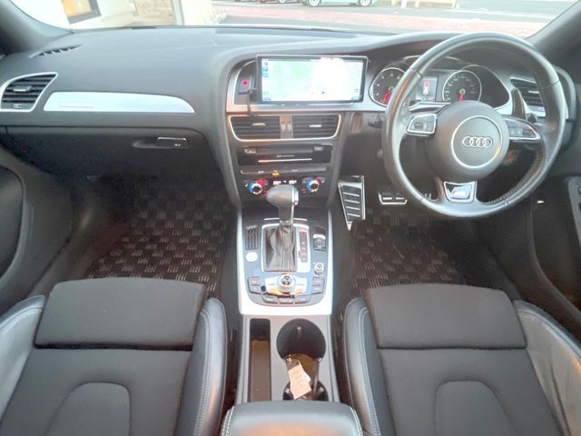 AUDI AUDI A4 AVANT 2015