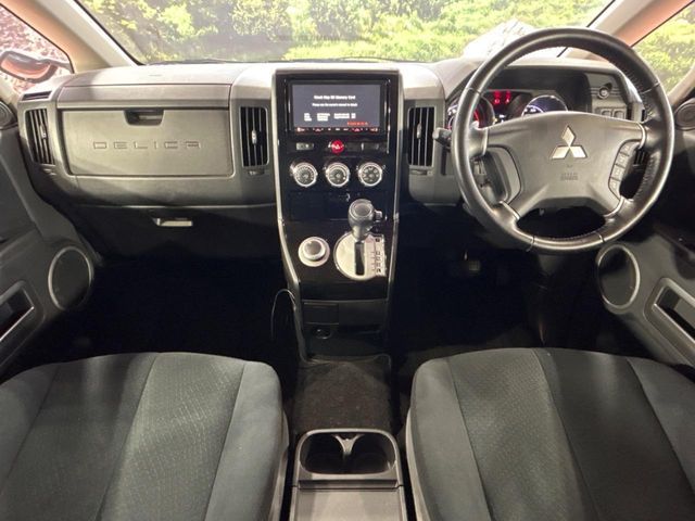 MITSUBISHI DELICA D:5 4WD 2019