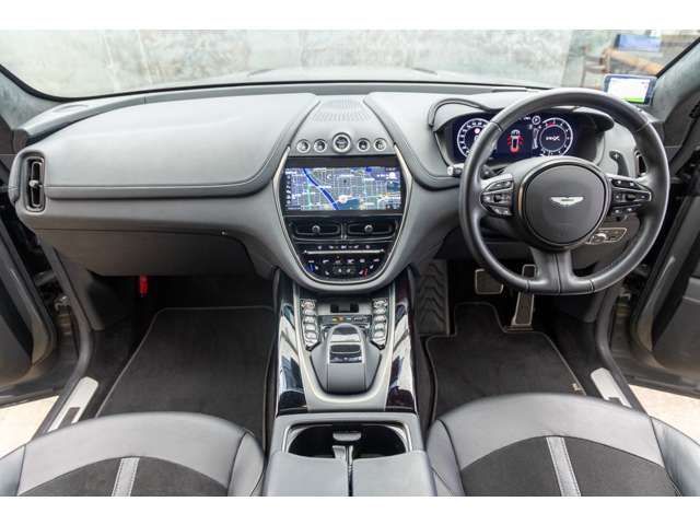 ASTON MARTIN ASTON MARTIN SUV 2024