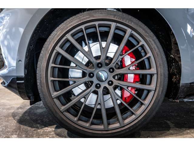 ASTON MARTIN ASTON MARTIN SUV 2024