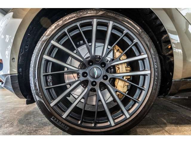 ASTON MARTIN ASTON MARTIN SUV 2022