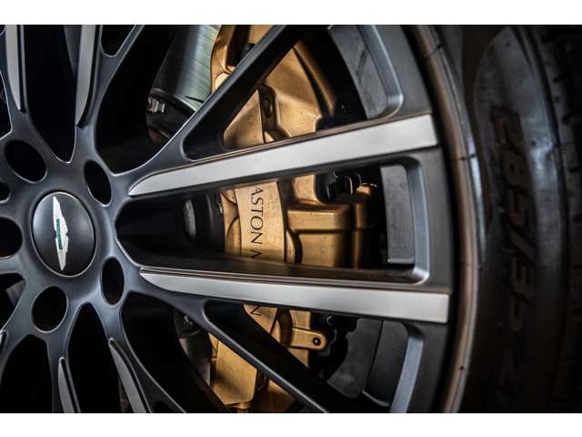 ASTON MARTIN ASTON MARTIN SUV 2022