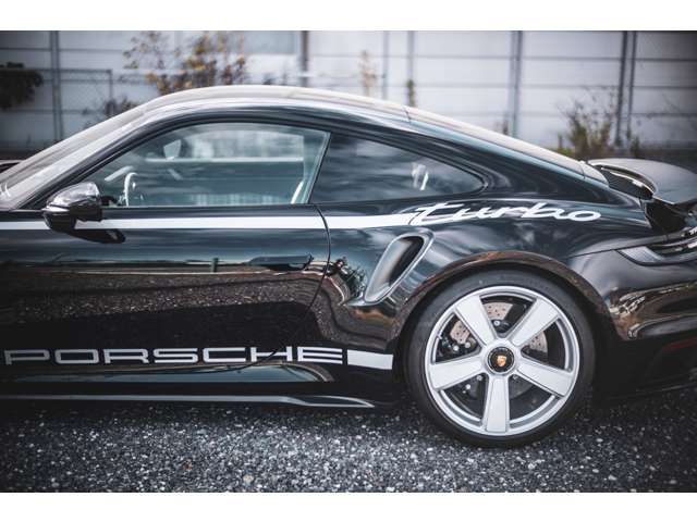 PORSCHE PORSCHE 911 2025